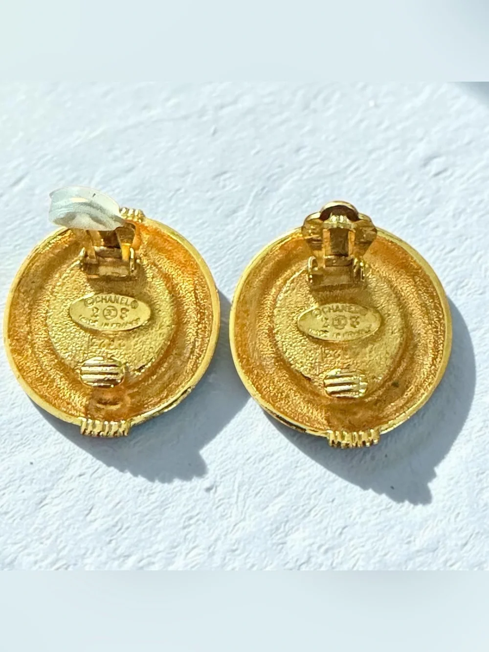 Vintage CHANEL 1980s Gold Pearl Clip On Earrings - Certified Authentic